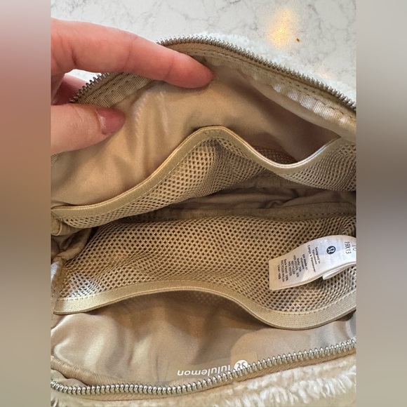 lululemon Cream Fleece Sherpa Belt Bag - Picture 6 of 7